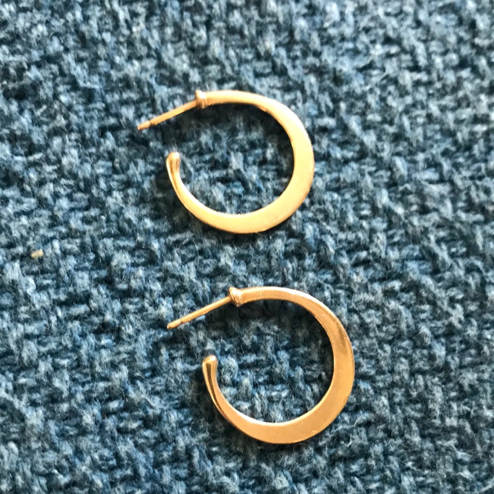 Retired James Avery 14k Gold Cassandra Post Hoop Earrings